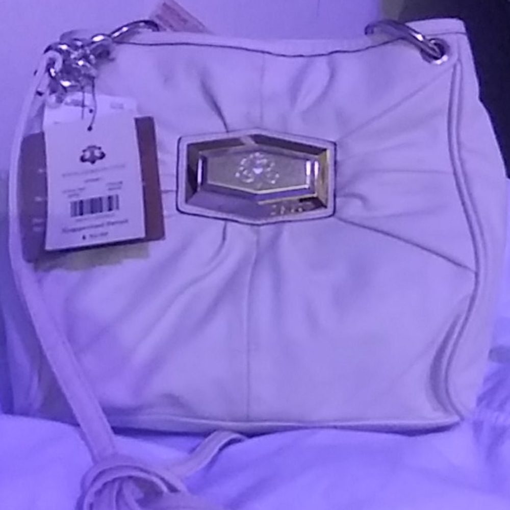 Dere'on white leather purse